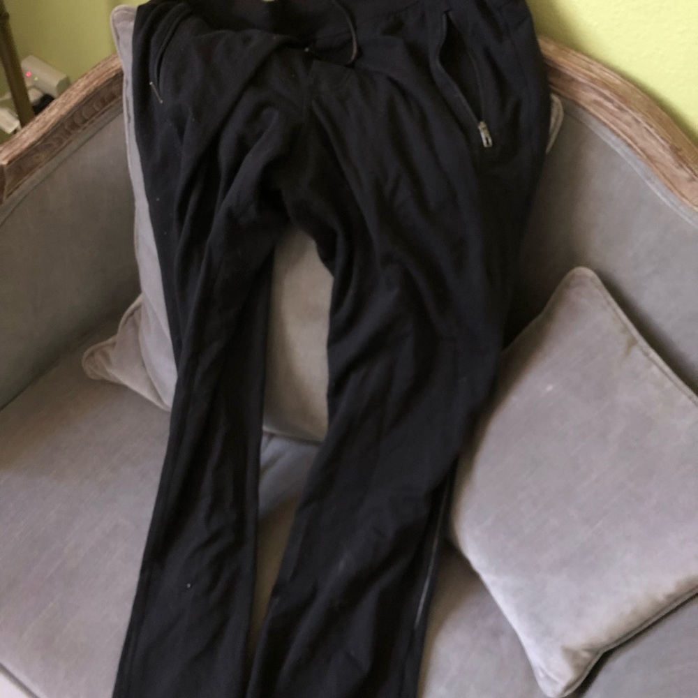 Lululemon size L sweats